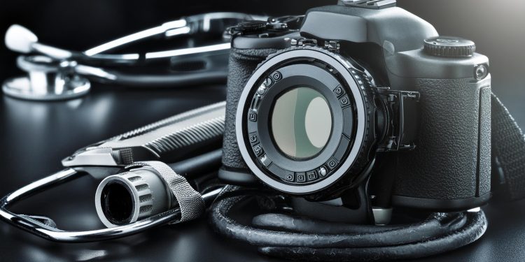 The Role of AI in Healthcare: Benefits and Challenges